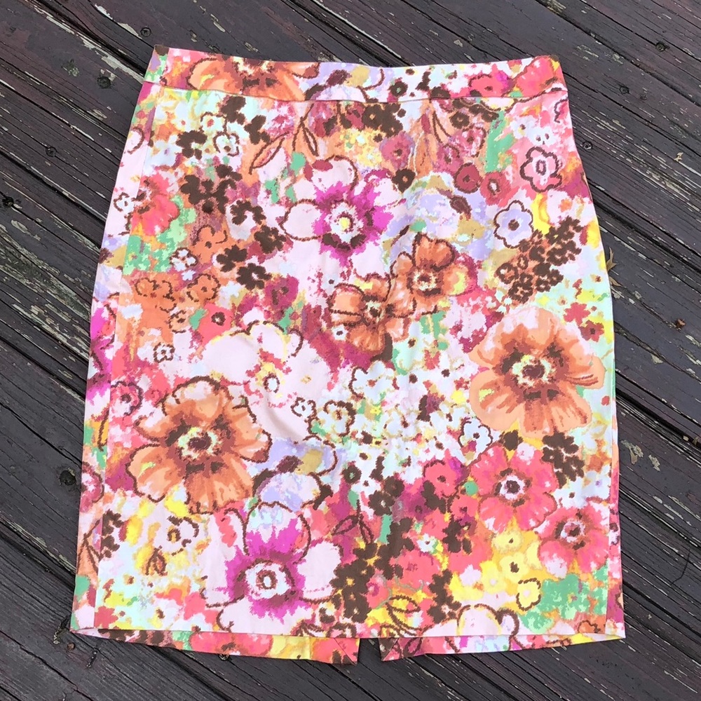 🍁SALE J. Crew Flowered 🌺 Pencil Skirt